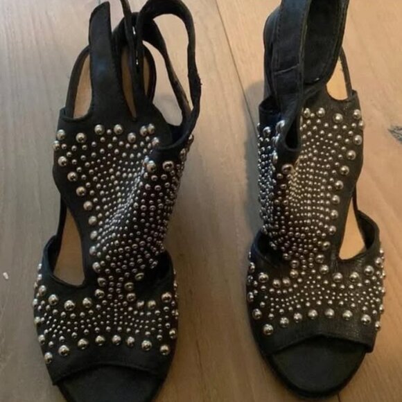 Juice Shoes - Studded Black Leather - Size 6 - Picture 2 of 5